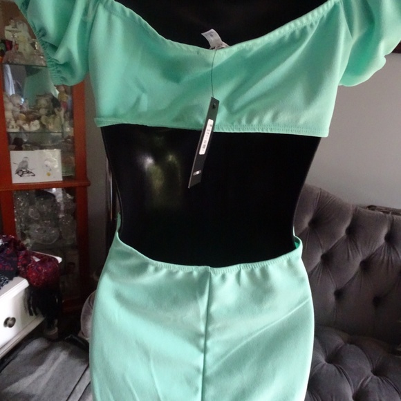 NWT FASHION NOVA CUT OUT DRESS - Picture 2 of 2